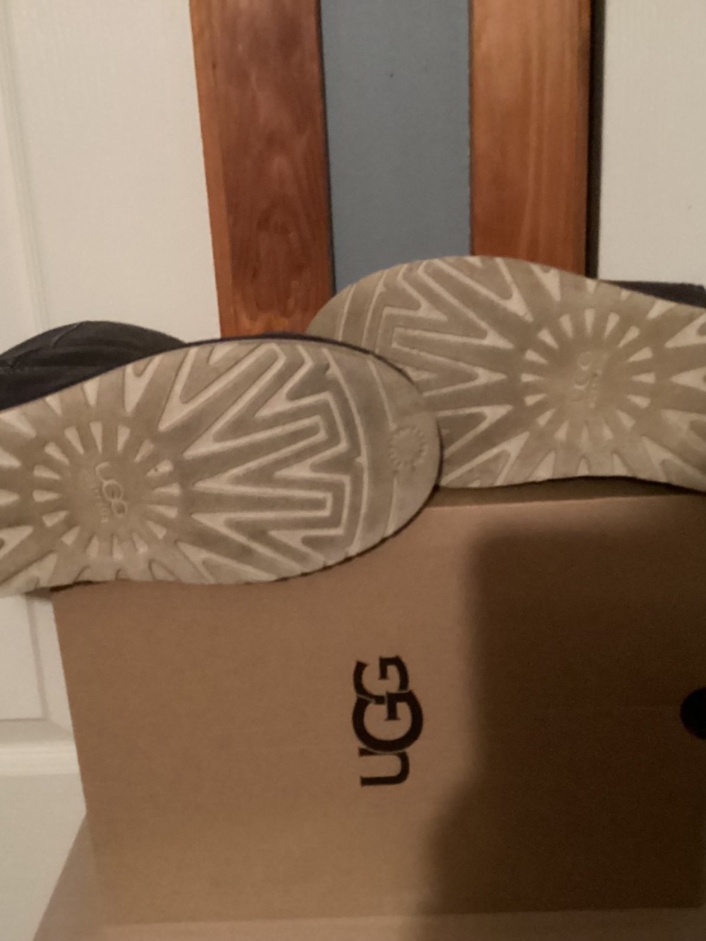 UGG - Picture 4 of 4